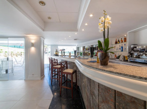 Reverence Life Hotel - Adults Only