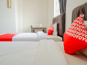 OYO 1111 Pasar Baru Inn