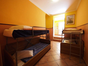 Alessandro Palace & Bar - Hostel