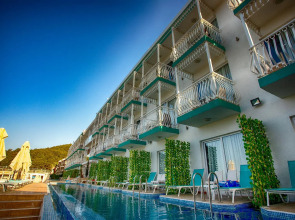 Tropical  Deluxe Suites