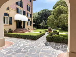 Augustus Hotel & Resort