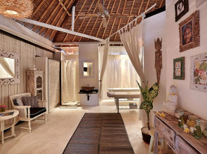 Gajah Biru Bungalows Hotel