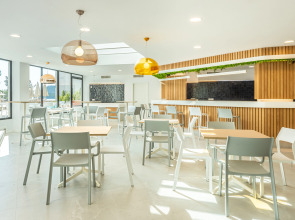 Отель Vibra Beverly Playa