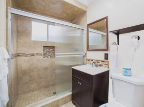 Nite Inn - Walking Distance to Universal Studios Hollywood