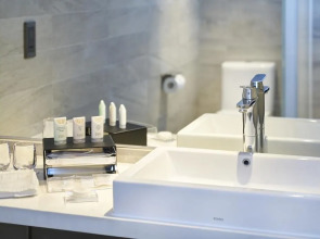 Отель COZi · Oasis