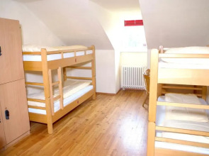 Yoho International Youth Hostel