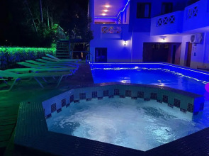 Romantica Hotel Apartments