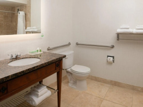 Holiday Inn Portland - Columbia Riverfront by IHG