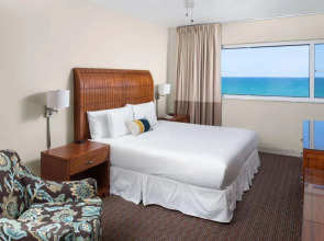 Sherry Frontenac Oceanfront Hotel