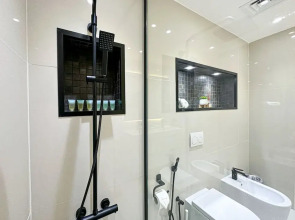 HiGuests - The Marina Torch