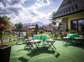 Helan Family & Garden