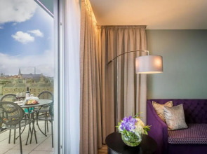 The Trinity City Hotel