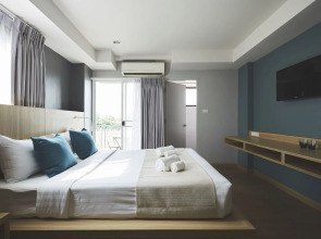 Theorie Hotel Sukhumvit 107 by SLH