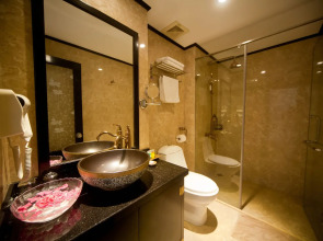 Lavender Central Hotel & Spa