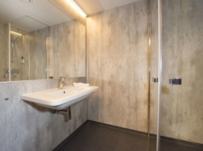 Svalbard Hotell - The Vault