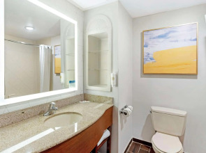 Comfort Suites East Brunswick - South River