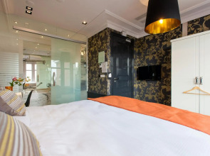 The Amsterdam Canal Hotel