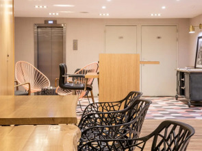 CADET Residence by Collection VESPER