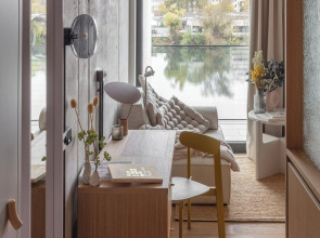 Locke at East Side Gallery