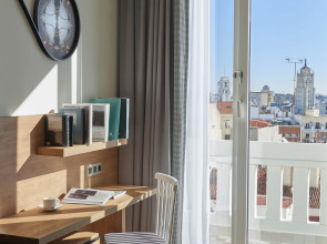 Отель Hyatt Centric Gran Via Madrid