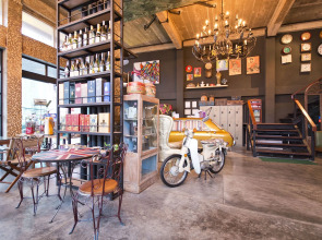 Quip Bed & Breakfast Phuket Hotel