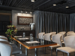 Дизайн-отель 11 Mirrors