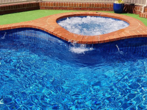 Golden Reef Motor Inn