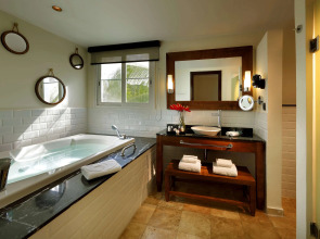 Grand Palladium Lady Hamilton Resort & Spa All Inclusive