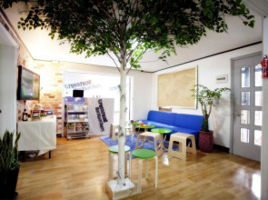 Crossroad Backpackers