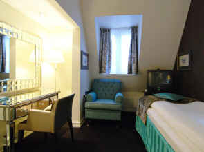 Home Hotel Bastion - Dinner included