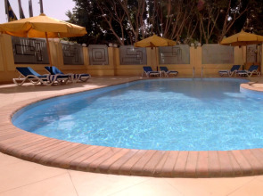 Отель Aracan Pyramids Hotel