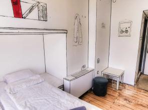 ArkaBarka Floating Hostel and Apartments