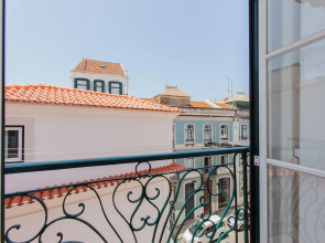 Alfama Sunny & Typical Apartment, By TimeCooler