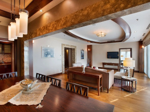 DoubleTree by Hilton Hotel Van