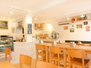 Bloomrooms @ Link Road