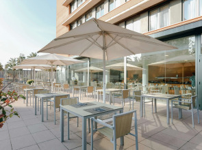 Отель Сatalonia Barcelona Beach