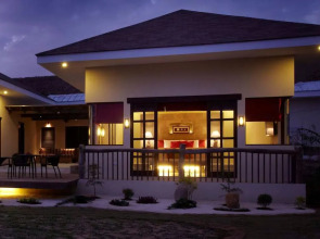 Bluewater Panglao Beach Resort