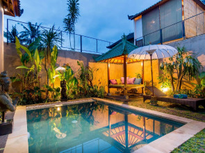 Gajah Biru Bungalows Hotel