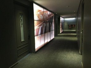 Broadway Hotel & Suites