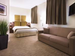 Kyriad Chambery Centre Curial