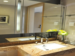 BaiHe International Apartment Hotel