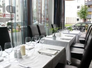 Stoltzen Hotel  Apartments