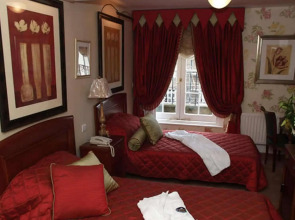 Opulence Boutique Hotel