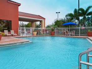 Holiday Inn Express & Suites Nearest Universal Orlando by IHG