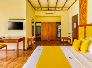 Mermaid Hotel & Club