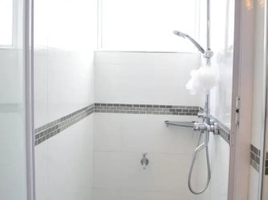 La Joliette Bungalow - Opposite Pereybere Beach