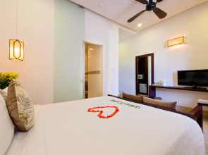 Vaia Hoi An Boutique Hotel