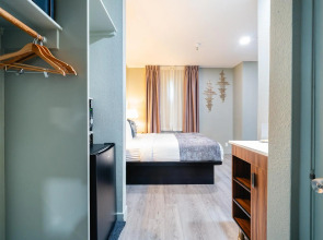 Urban Boutique Hotel