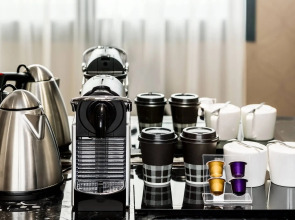 AC Porte Maillot Hotel