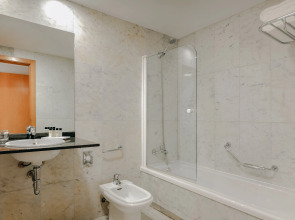 Отель Сatalonia Barcelona Beach